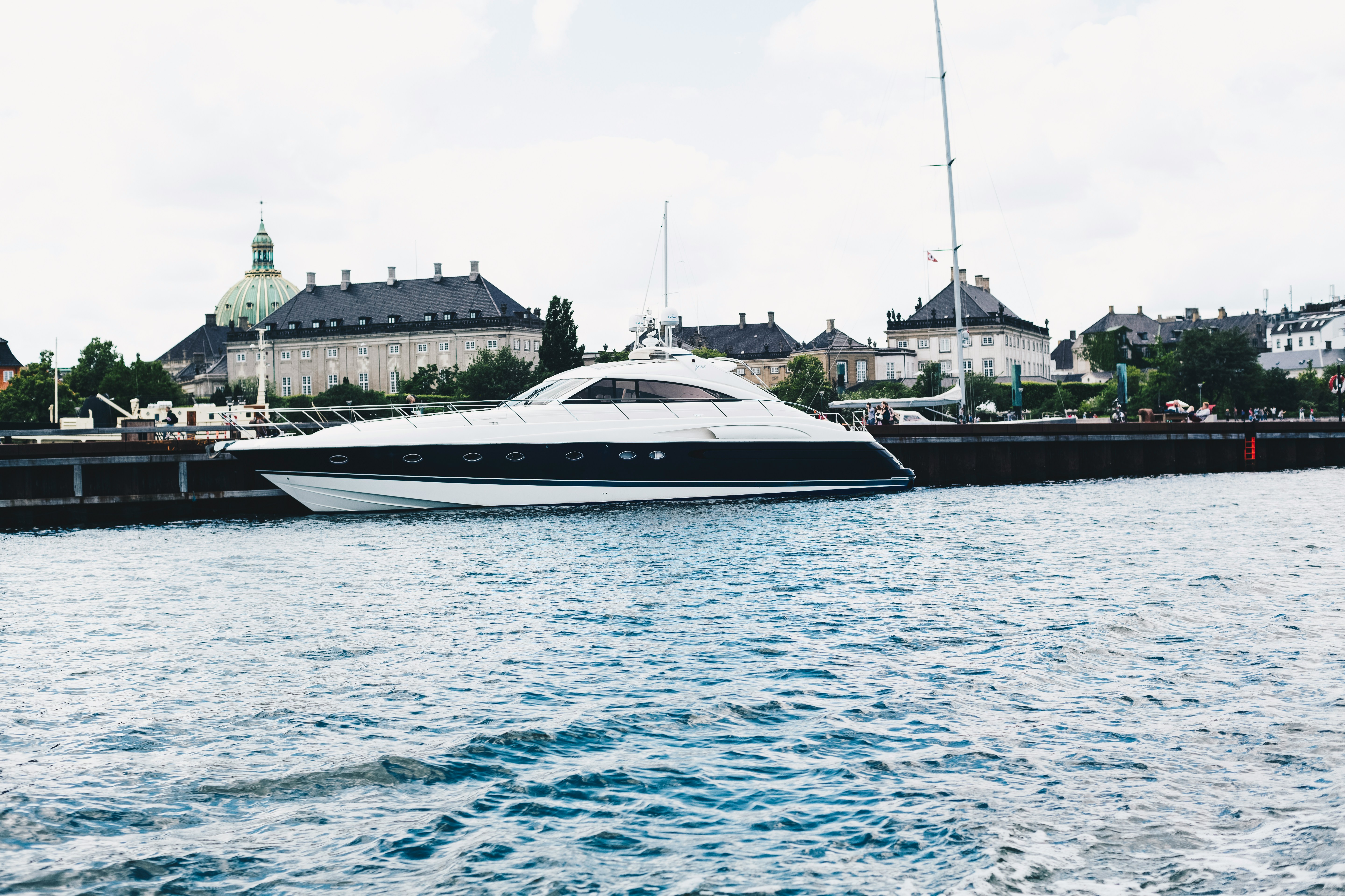 markus-spiske-RtUPUZHNBXo-unsplash